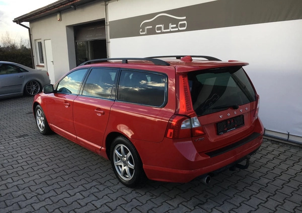 Volvo V70 cena 16000 przebieg: 208000, rok produkcji 2011 z Brańsk małe 67